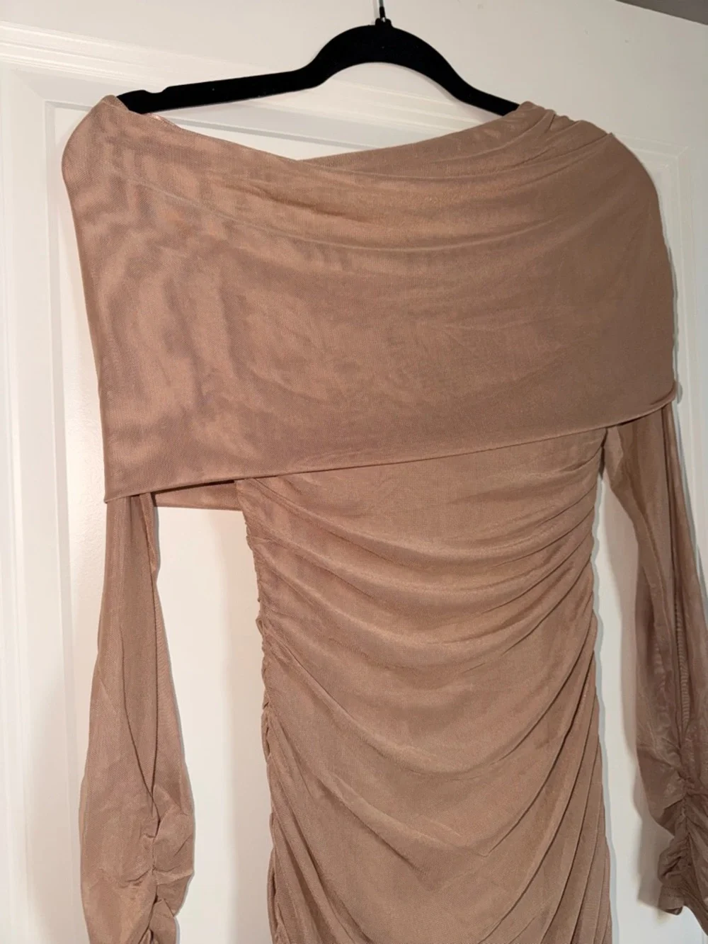 VICI Long Sleeve One-Shoulder Ruched Mini Dress - Taupe size Small NEW! - Picture 6 of 9